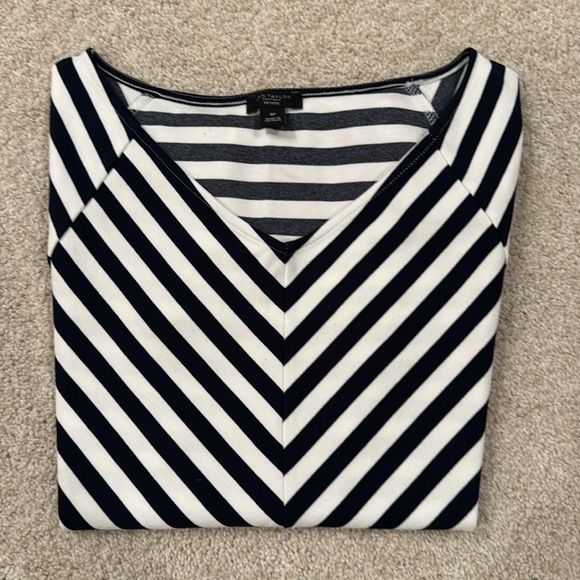 Ann Taylor Factory Top - Picture 3 of 4